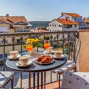  Apartment Pula, Family Friendly, Comfortable, Free Parking And Wifi