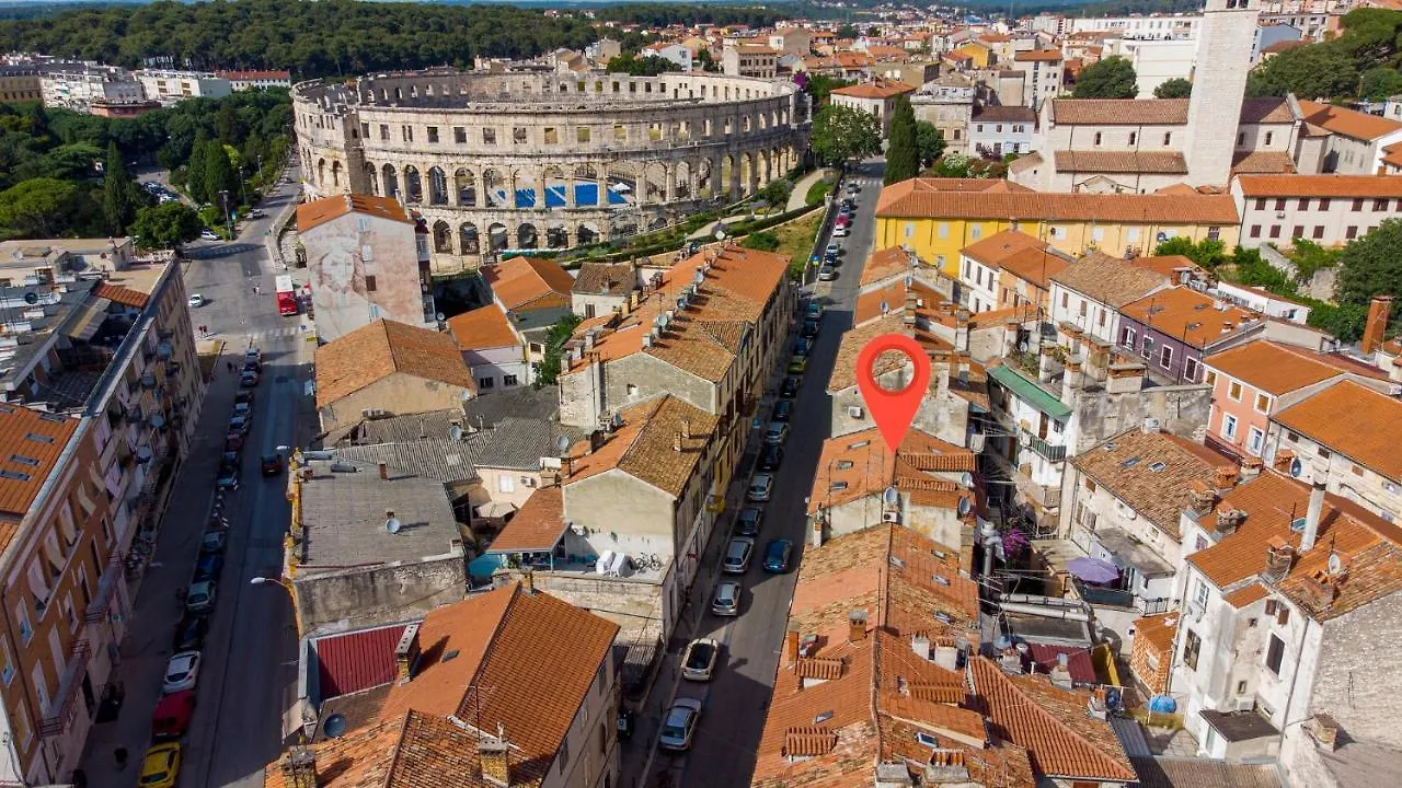 Oasis Apartment Pula 0*,